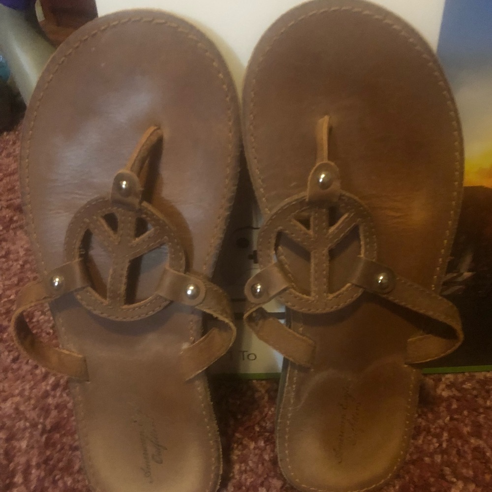 American eagle flip flops
